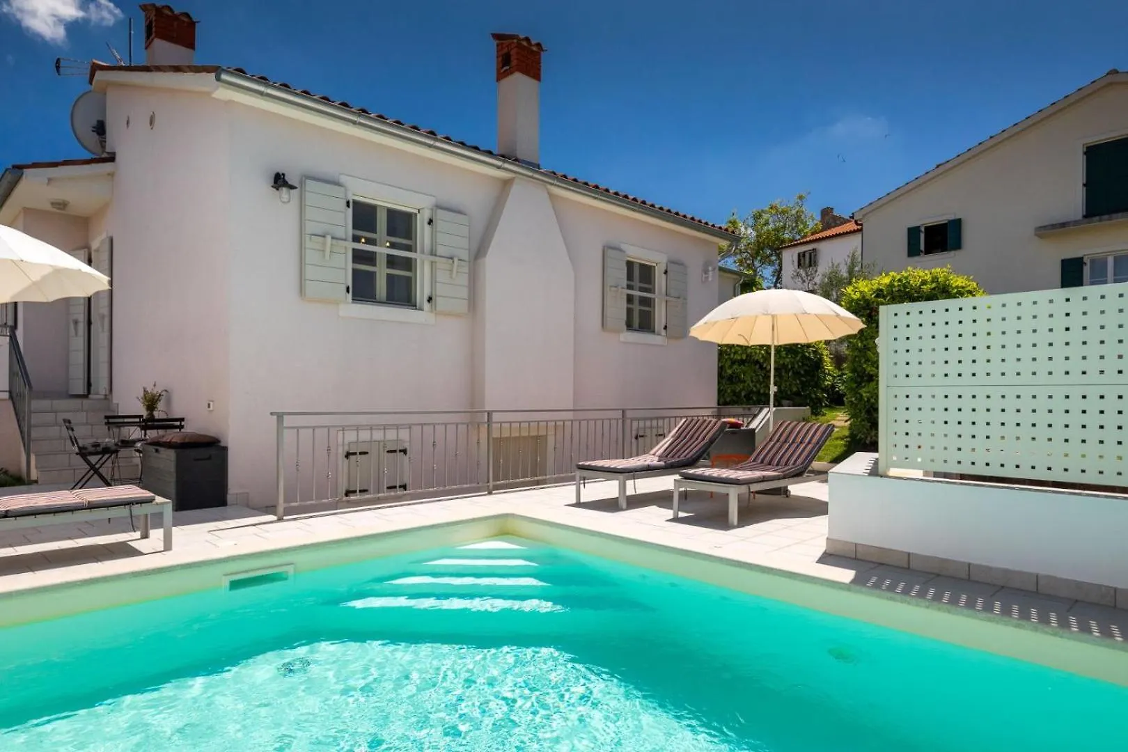 Beautiful Villa Gf25 With Pool In Višnjan