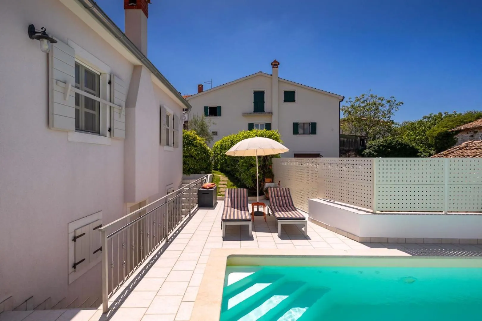 Beautiful Villa Gf25 With Pool In Višnjan