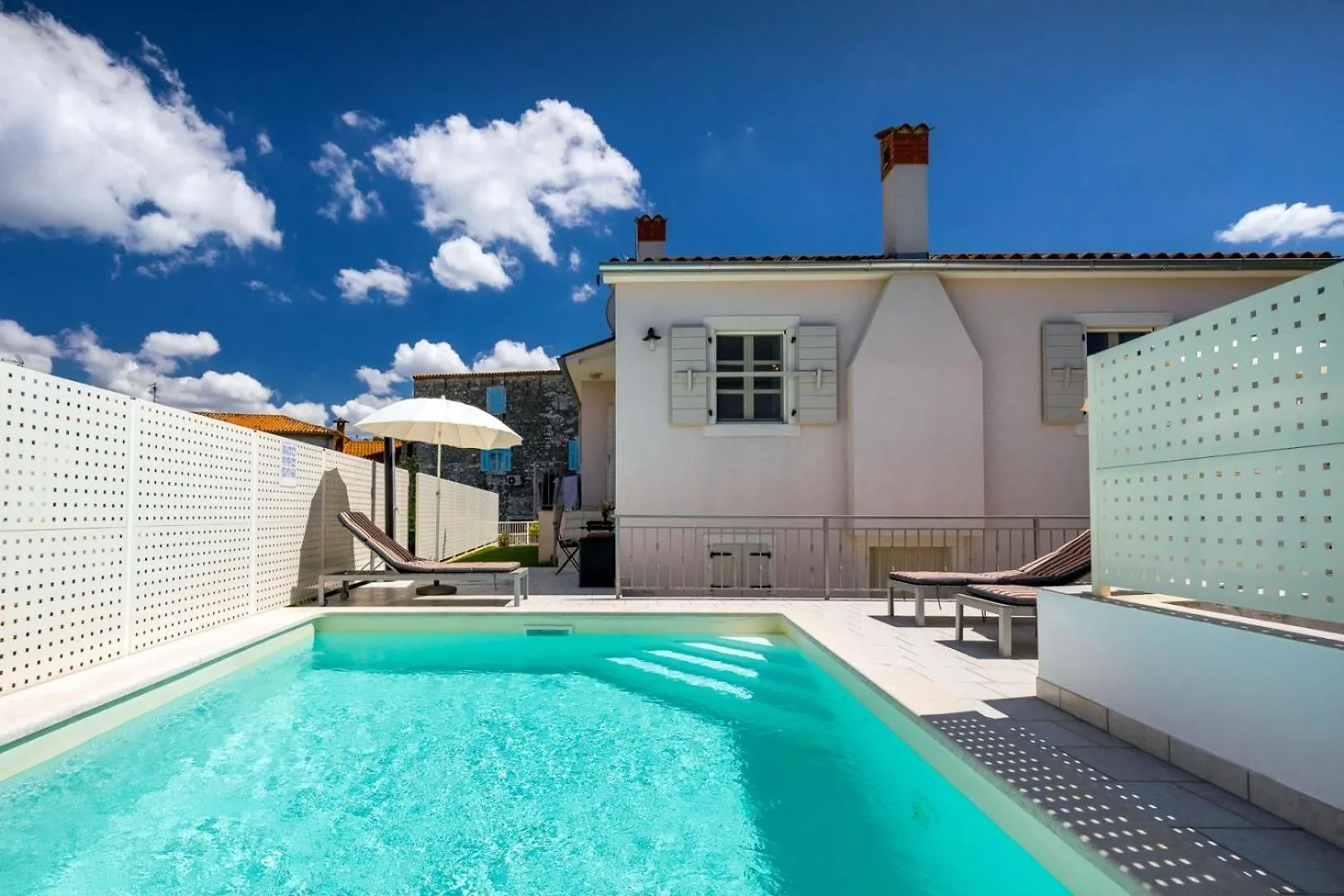 Beautiful Villa Gf25 With Pool In Višnjan