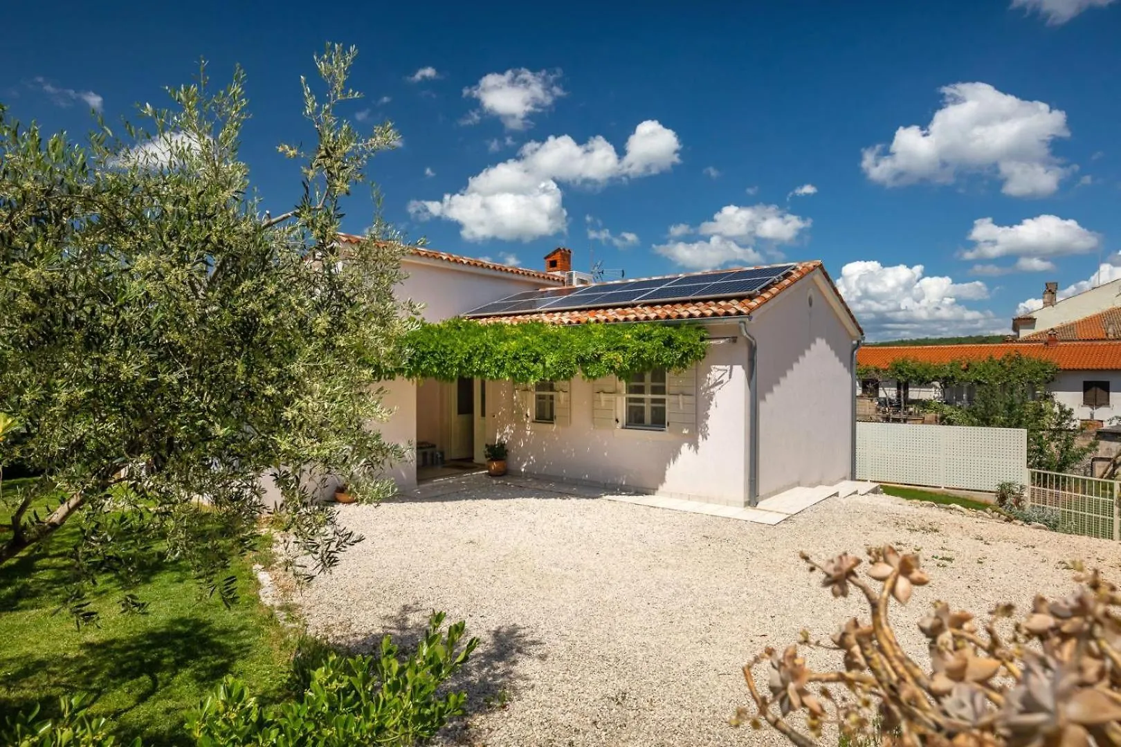 Beautiful Villa Gf25 With Pool In Višnjan